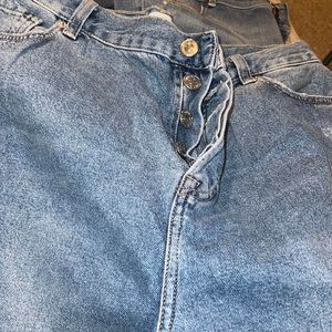 Size 16 baggy fit jeans, no stretch, destroyed knees on both pant legs